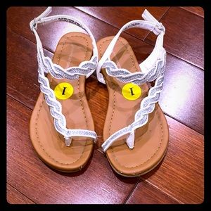 Beautiful sandals size 1